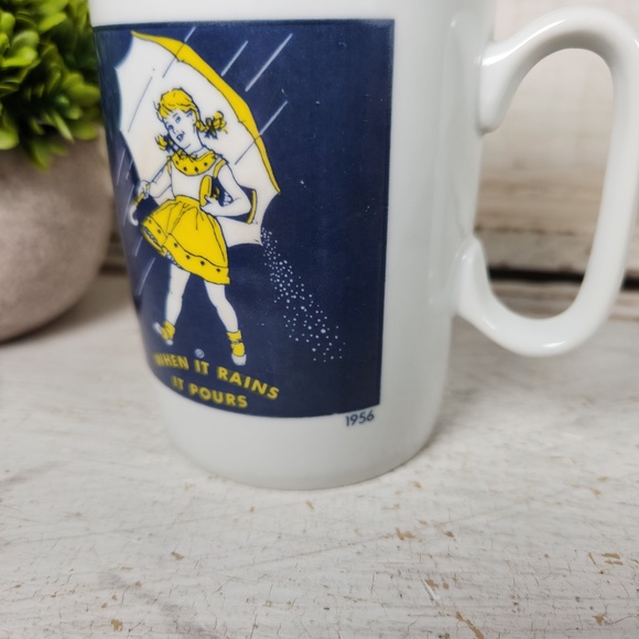 VTG Morton Salt Girl Porcelain Coffee Mug 1956 Logo When it Rains it Pours Japan - Picture 6 of 9